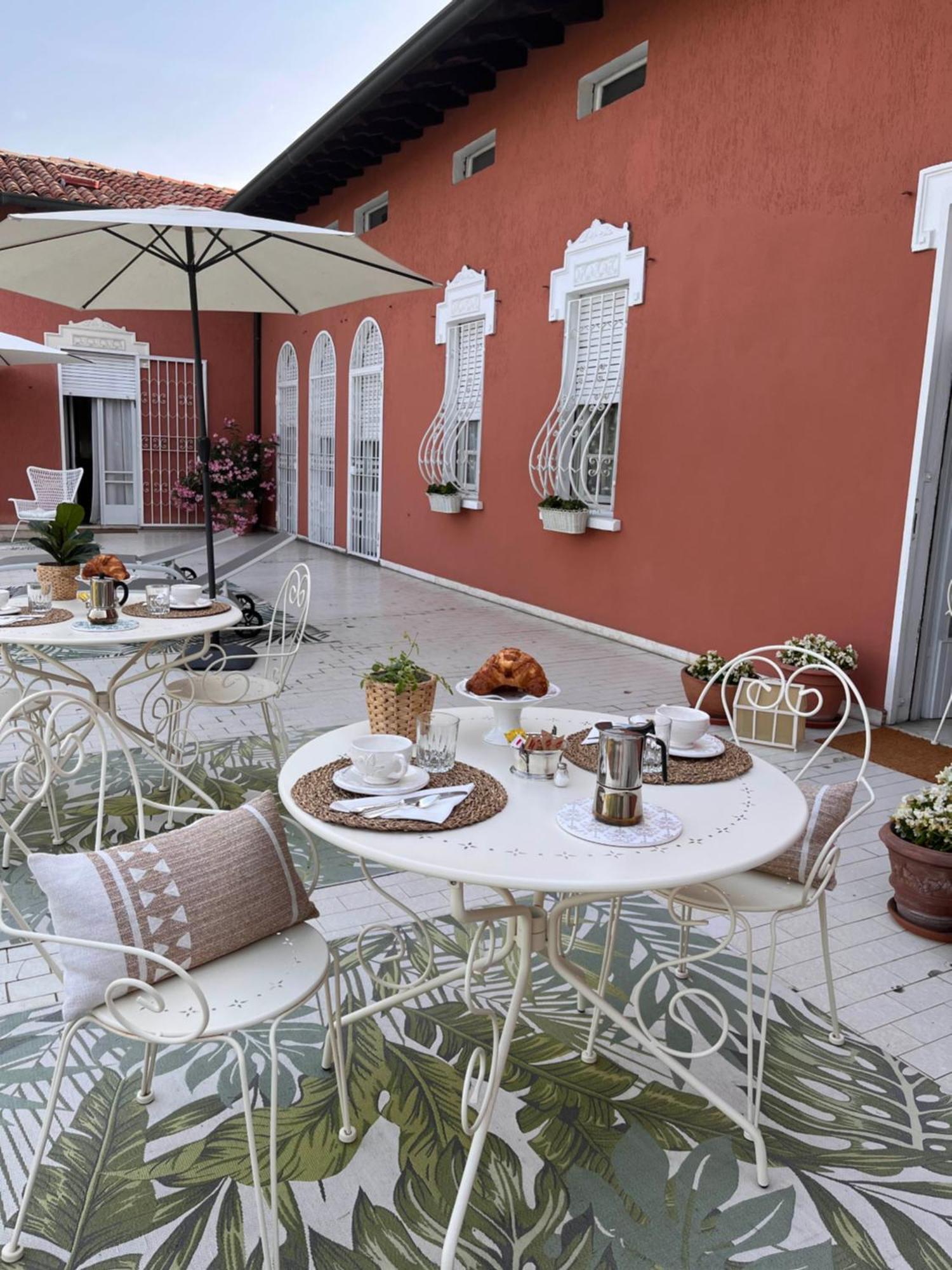 Couette-café House&garden 3*